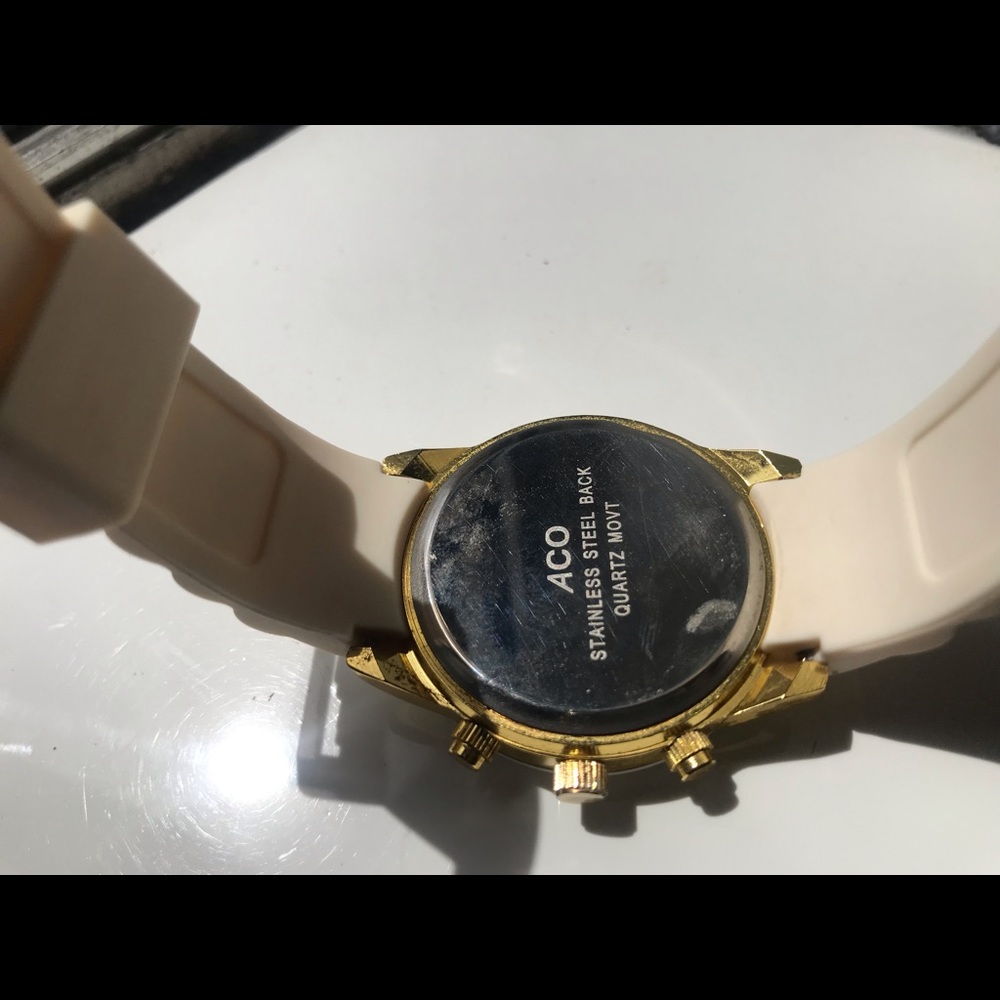 Watch - Picture 5 of 5